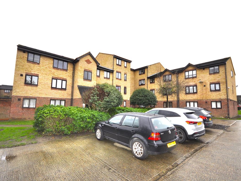 1 bed flat to rent in Plumtree Close, Dagenham RM10 Zoopla