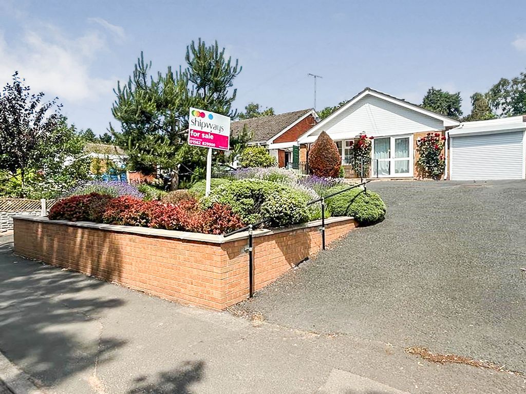 2 bed detached bungalow for sale in Severn Rise, StourportOnSevern