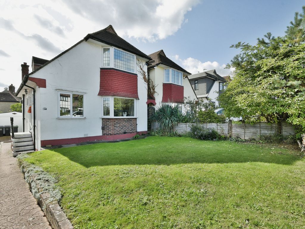 3 bed detached house for sale in Winn Road, London SE12, £775,000 Zoopla