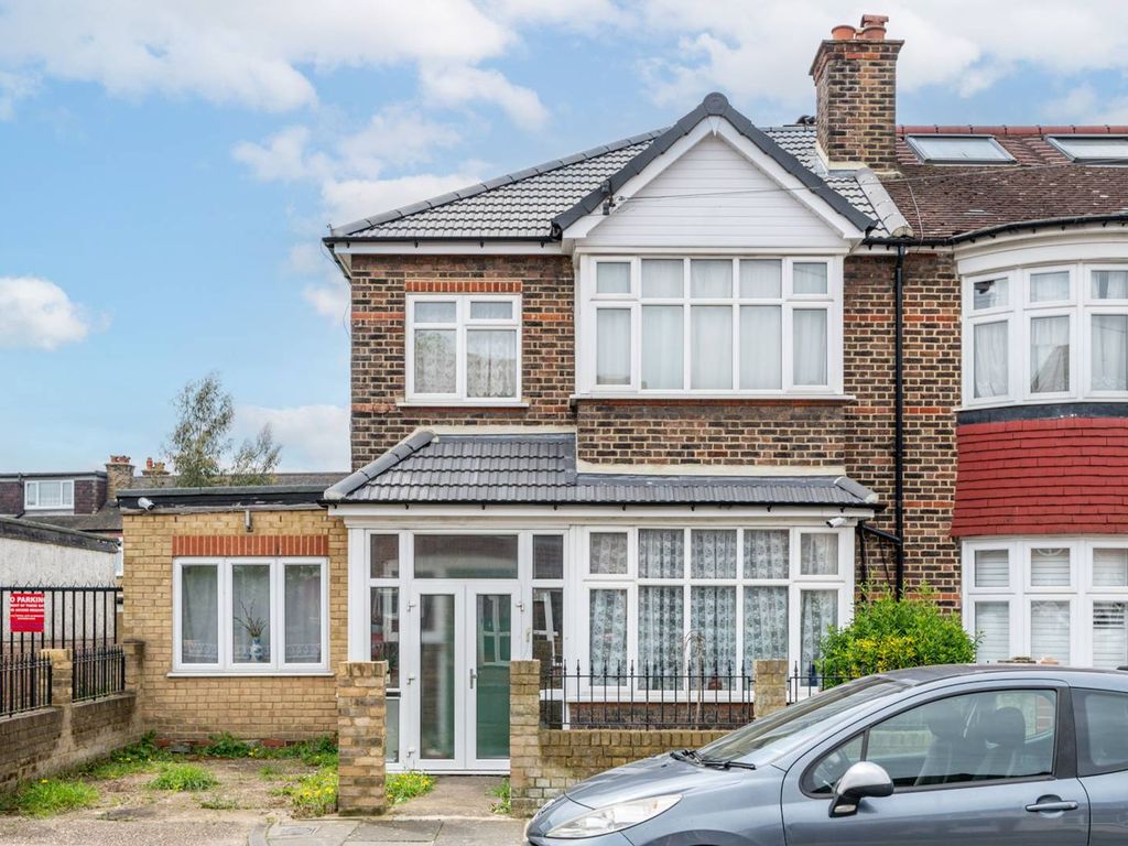 4 bed semidetached house for sale in Elmhurst Avenue, Mitcham CR4 Zoopla