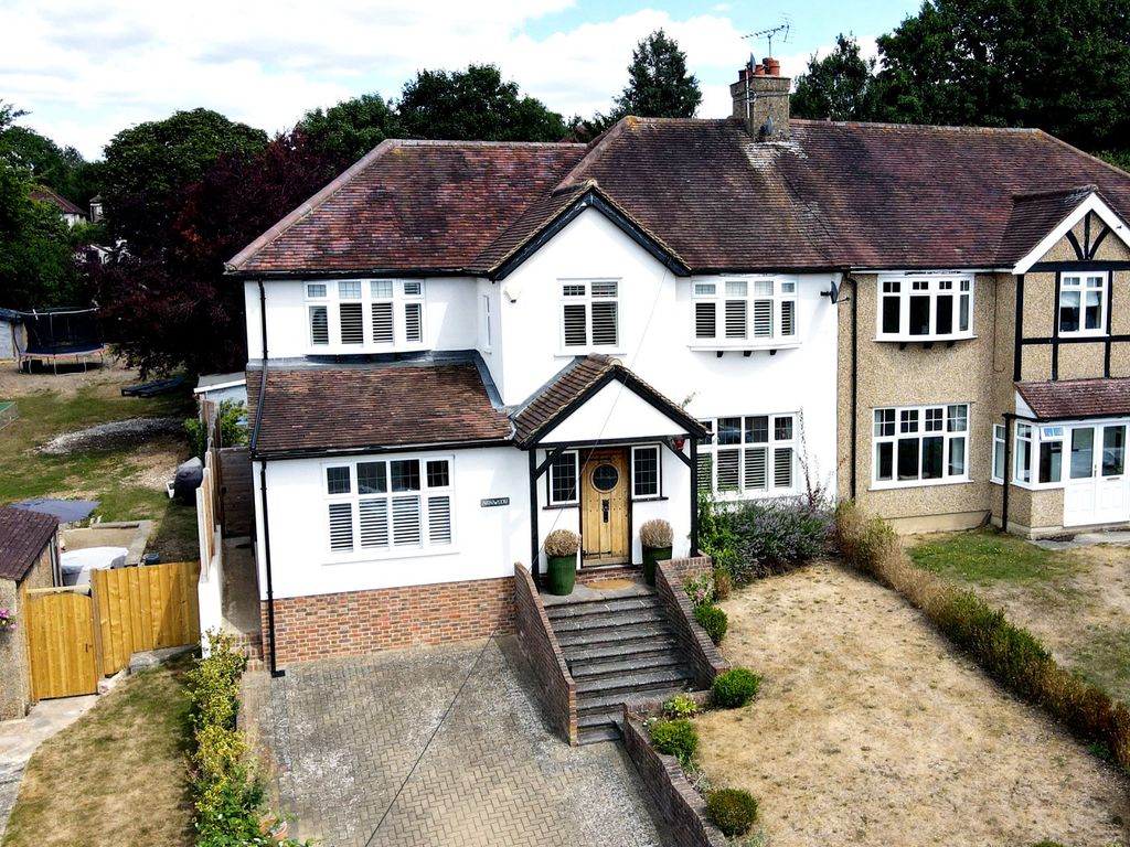 5 bed semidetached house for sale in Bradmore Way, Coulsdon CR5 Zoopla