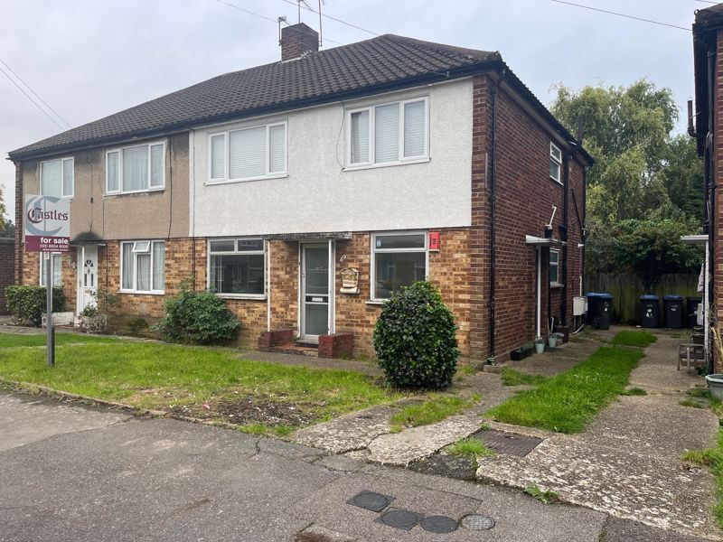 2 bed for sale in Holmbridge Gardens, Ponders End, Enfield