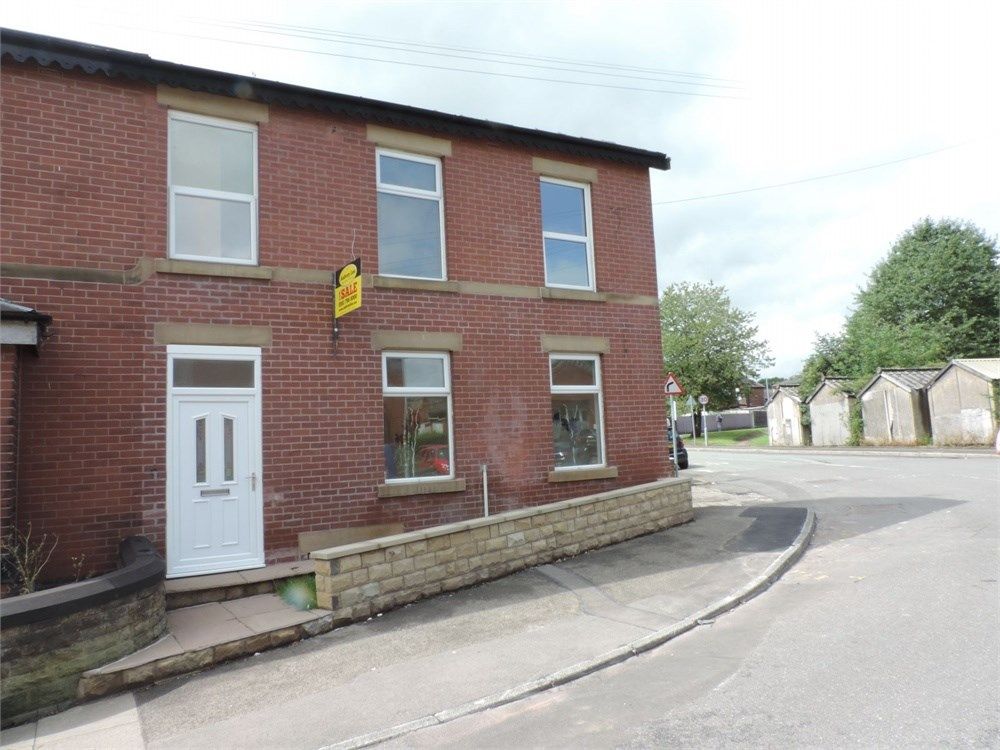 2 bed end terrace house to rent in Knowles Street, Radcliffe