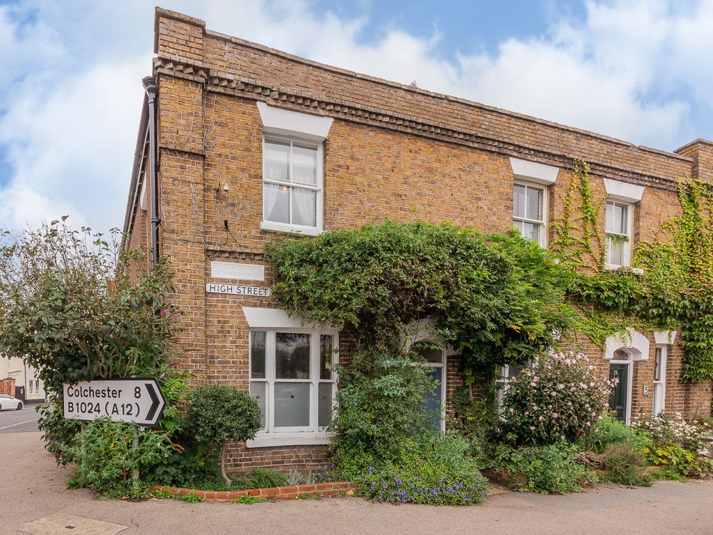 4 bed end terrace house for sale in High Street, Kelvedon, Colchester