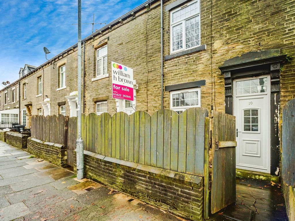 2 bed terraced house for sale in Blackwood Grove, Halifax HX1, £110,000