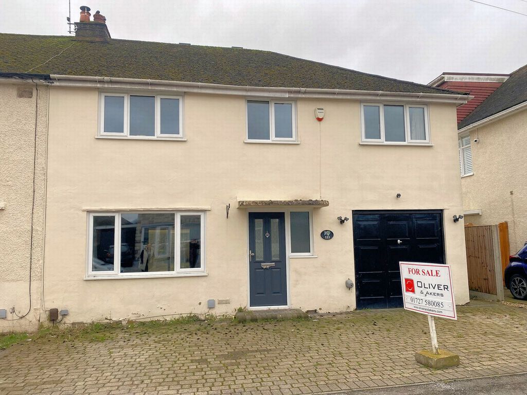 4 bed end terrace house for sale in Kings Road, London Colney AL2, £