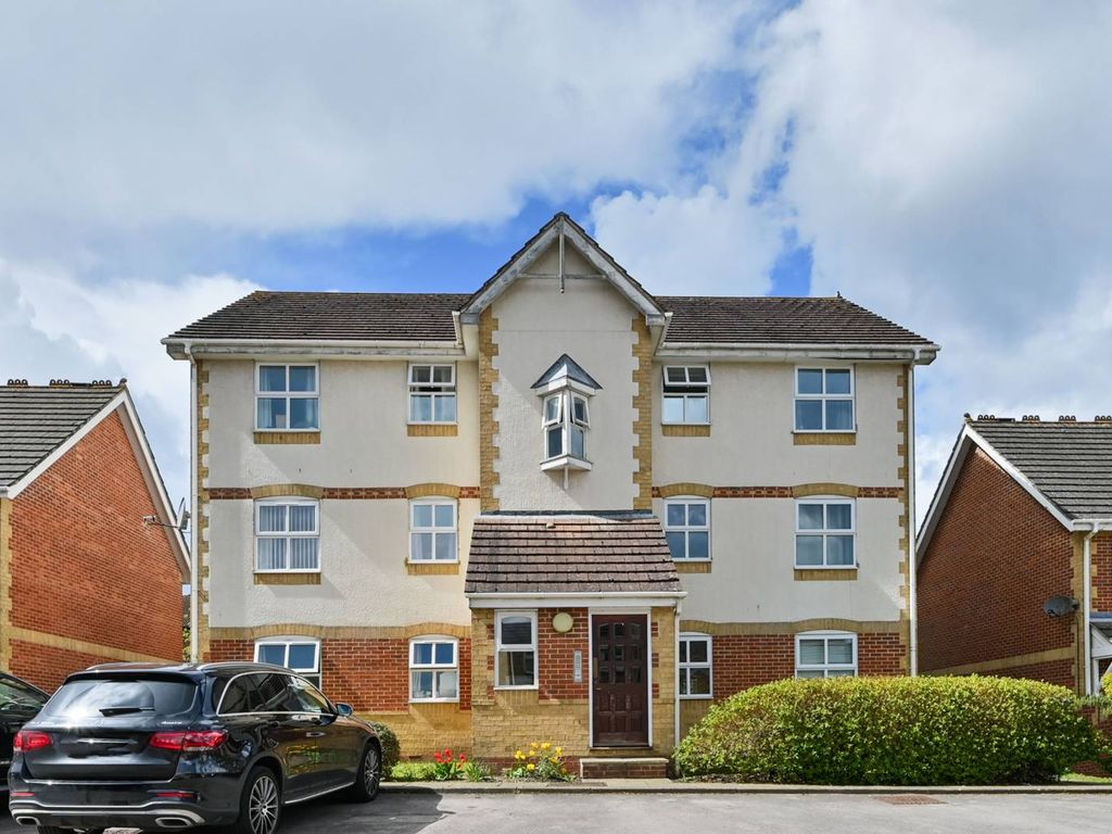 2 bed flat for sale in Hadleigh Drive, Sutton SM2, £265,000 Zoopla