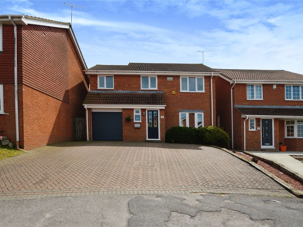 4 bed detached house for sale in Biddenden Court, Basildon, Essex SS13