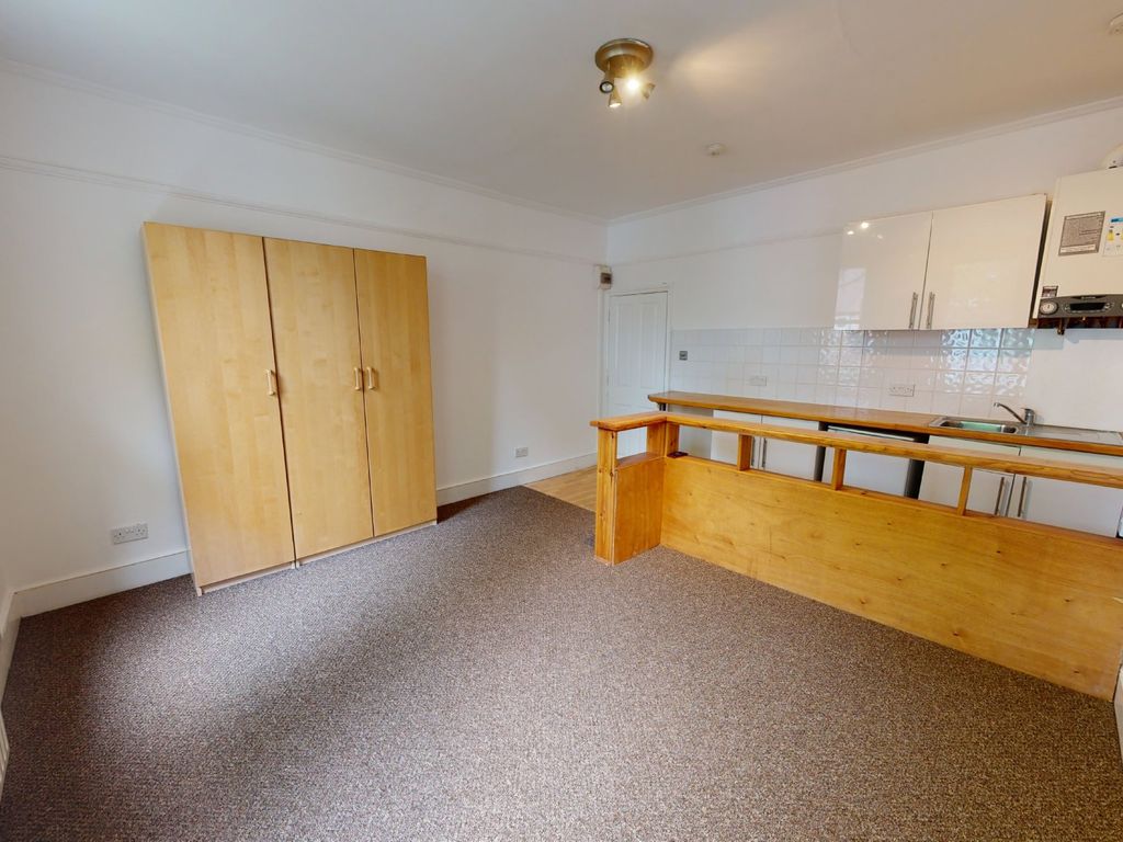 Studio to rent in Grosvenor Avenue, Carshalton SM5 Zoopla