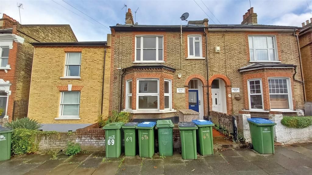 3 bed terraced house for sale in Whitworth Road, London SE18, £360,000