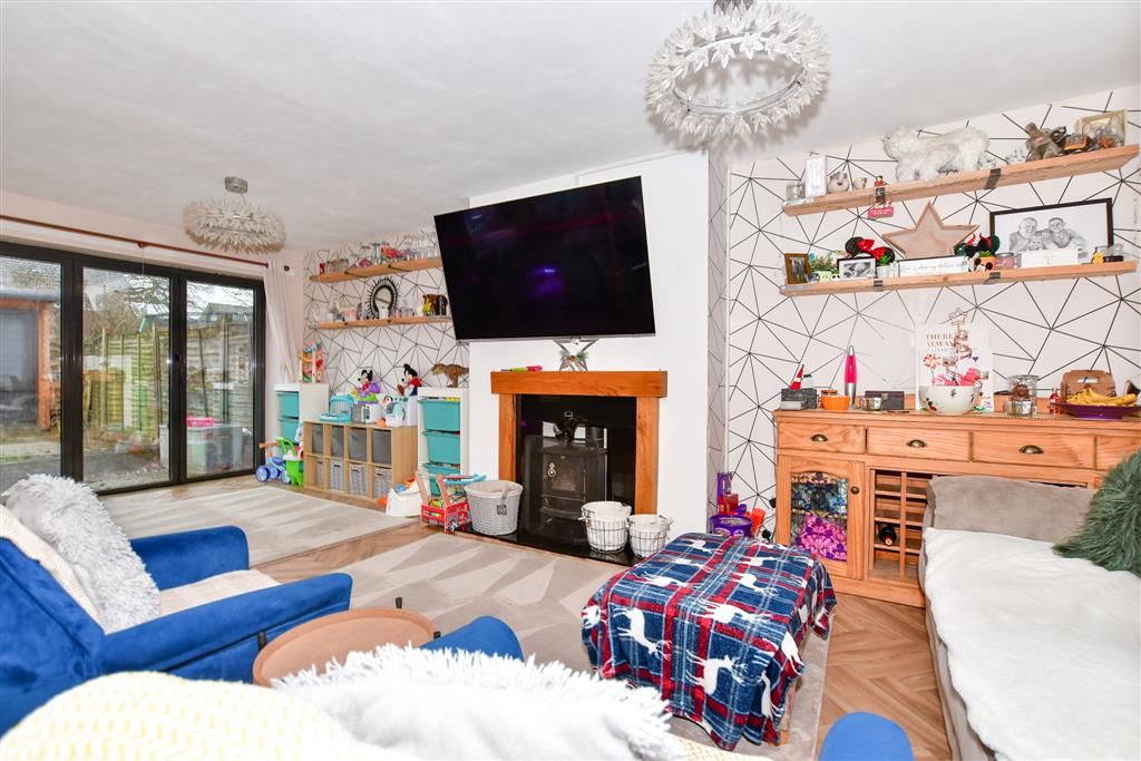 3 bed end terrace house for sale in Wallis Avenue, Maidstone, Kent ME15, £300,000 Zoopla