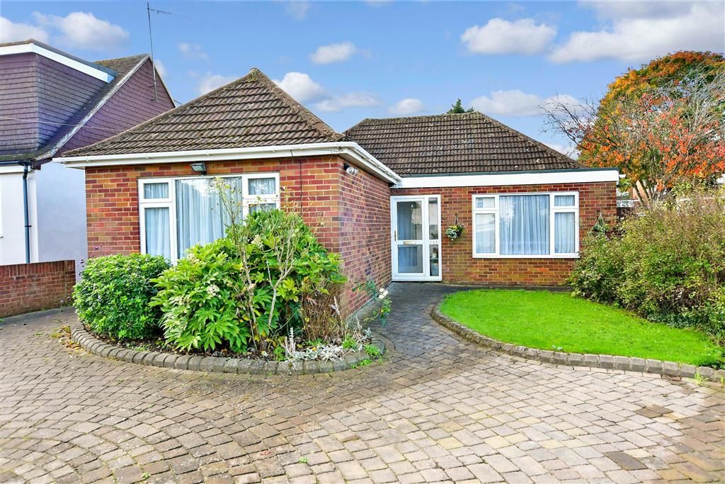 3 bed detached bungalow for sale in Fairview Avenue, Wigmore
