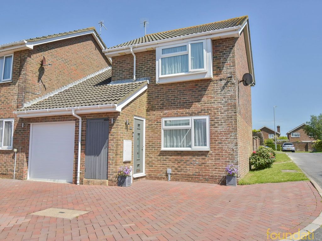 3 bed link detached house for sale in Gleneagles Close, BexhillOnSea