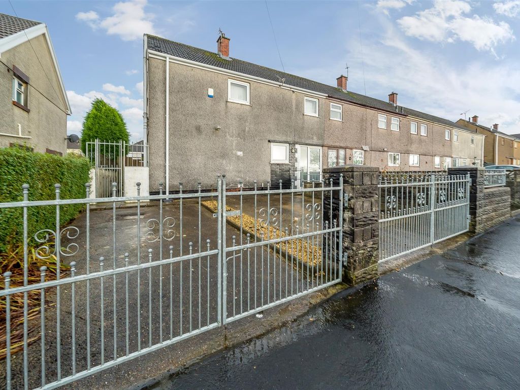 3 bed end terrace house for sale in Cheriton Crescent, Portmead