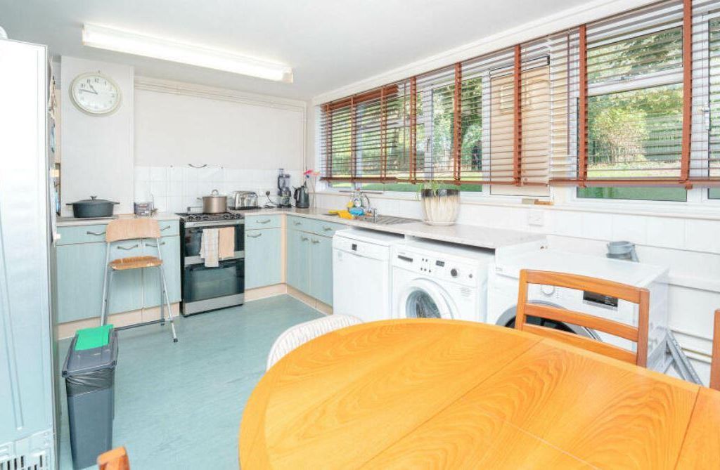 3 bed flat to rent in Hornbill Close, Cowley, Uxbridge UB8, £1,700 pcm