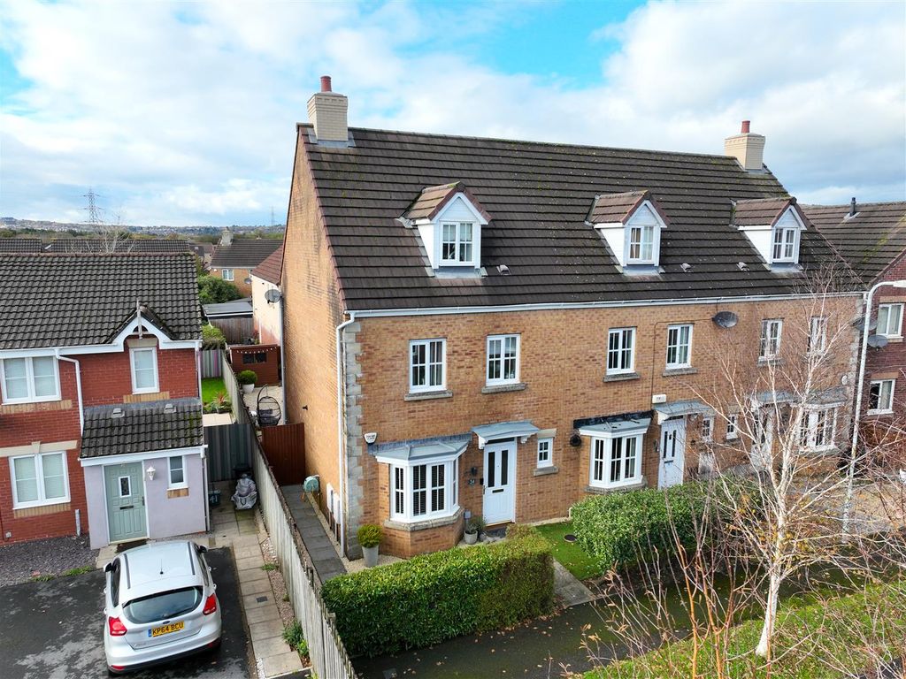 4 bed end terrace house for sale in Carreg Erw, Birchgrove, Swansea SA7
