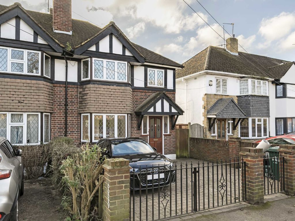 3 bed property to rent in Beechwood Avenue, SunburyOnThames TW16, £1,995 pcm Zoopla