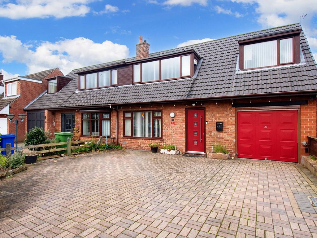 4 bed semidetached house for sale in Sibley Avenue, AshtonIn