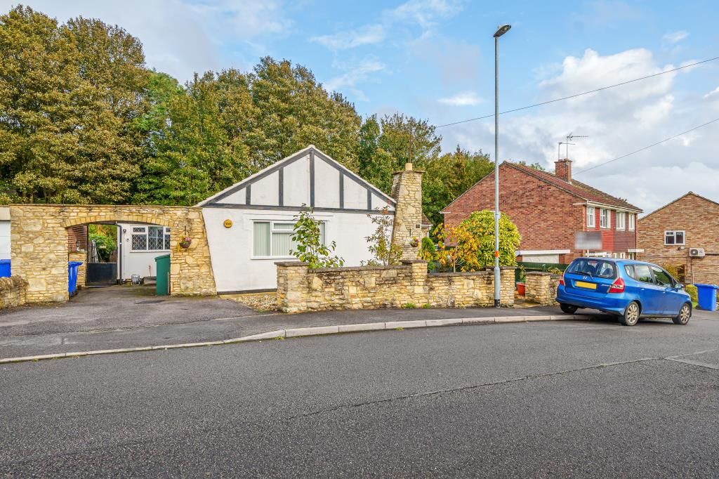 4 bed detached house for sale in Brackley, Northants NN13, £400,000