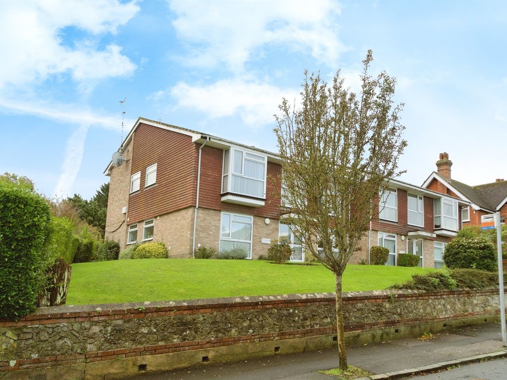 1 bed flat for sale in Carew Road, Eastbourne BN21, £180,000 Zoopla
