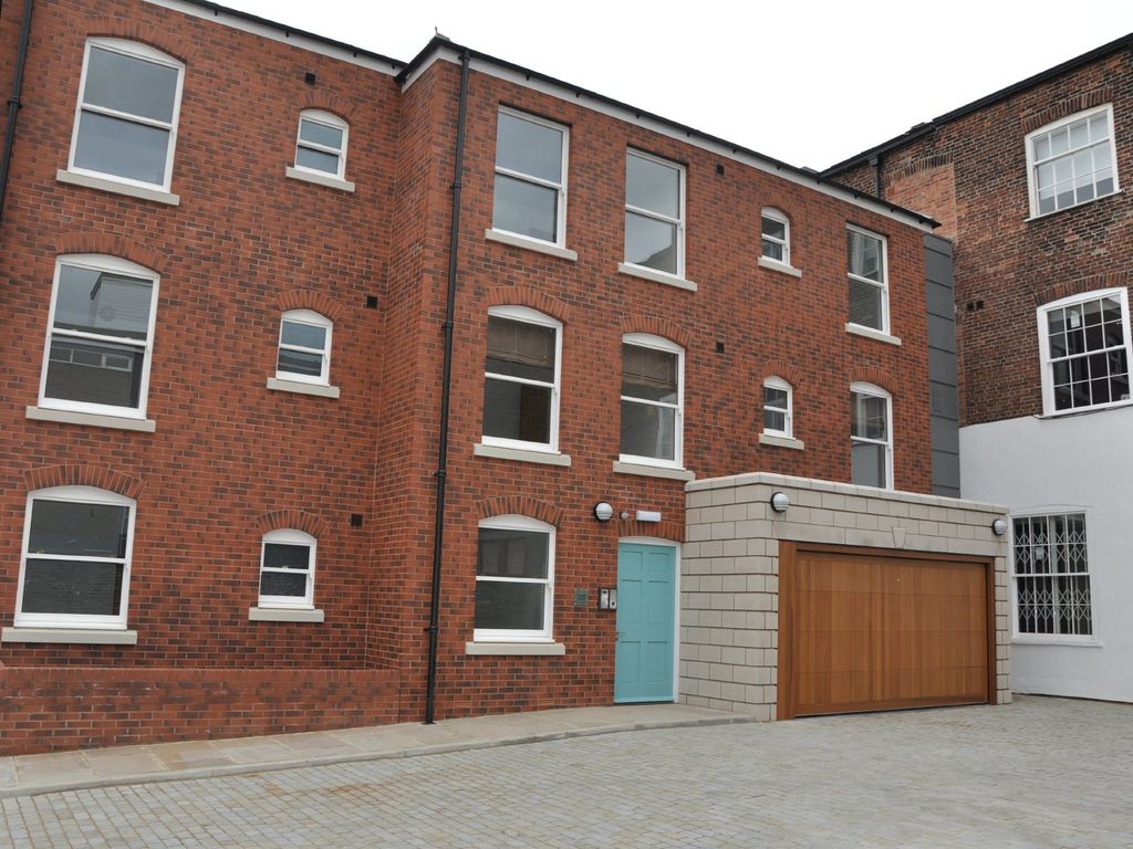 2 bed flat to rent in Andrew Street, Wakefield WF1, £795 pcm Zoopla