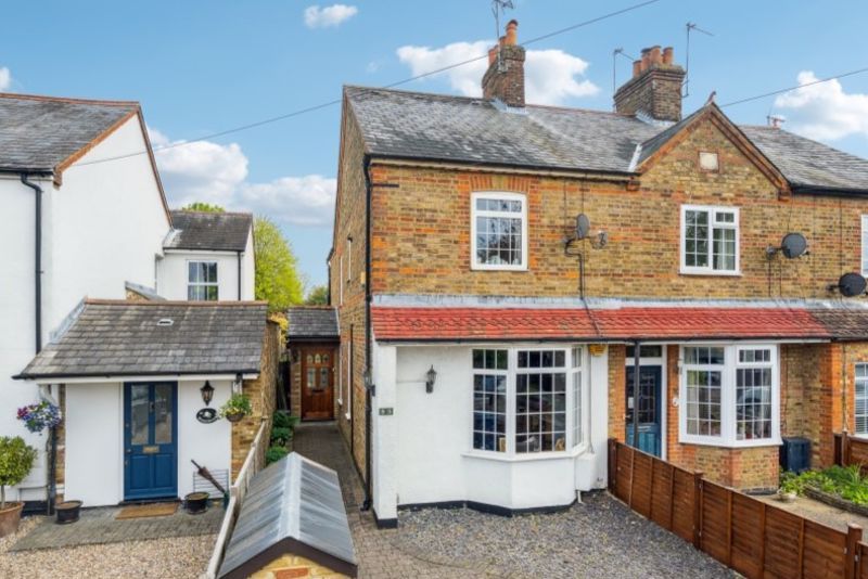 3 bed semidetached house for sale in Straight Bit, Flackwell Heath