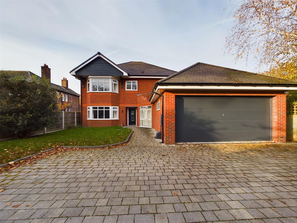 5 bed detached house for sale in Vyner Road South, Prenton CH43, £