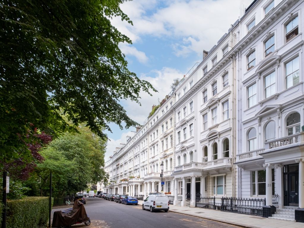 3 bed flat to rent in Cornwall Gardens, London SW7 Zoopla