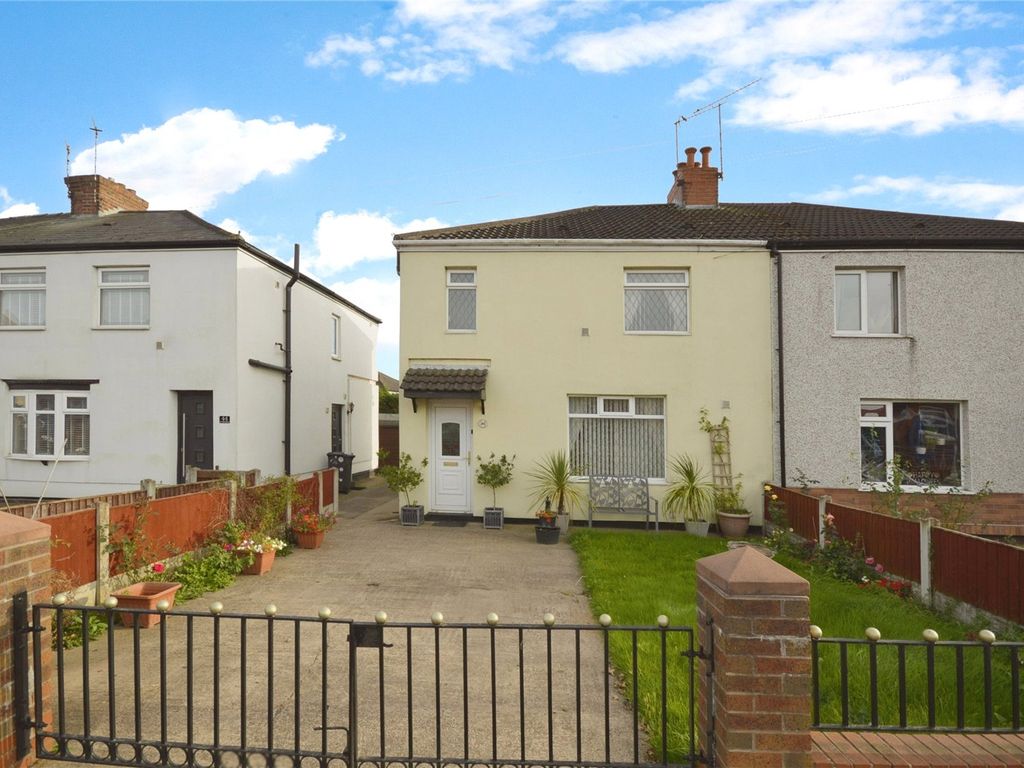 3 bed semidetached house for sale in Sutton Road, Askern, Doncaster