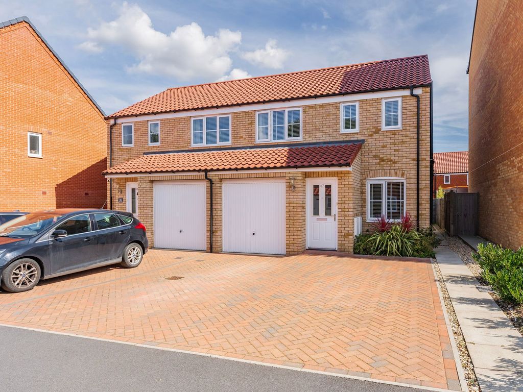 3 bed semidetached house for sale in Bolton Road, Sprowston NR7, £