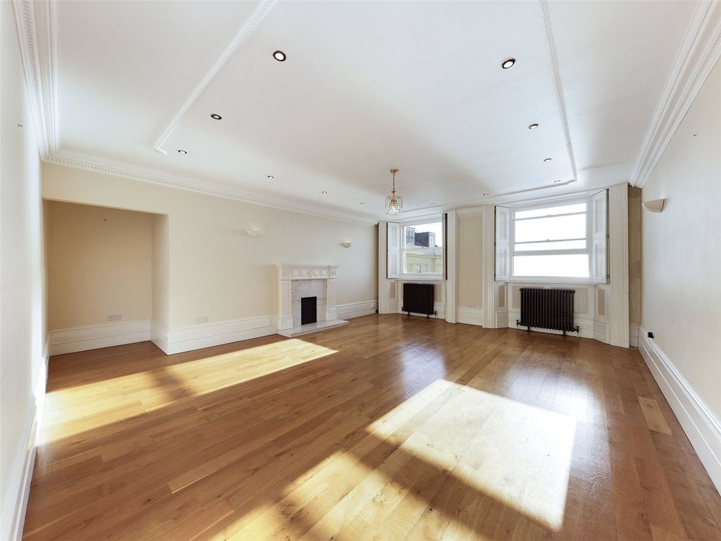 2 bed flat for sale in Eastern Terrace, Brighton, East Sussex BN2, £550,000 Zoopla