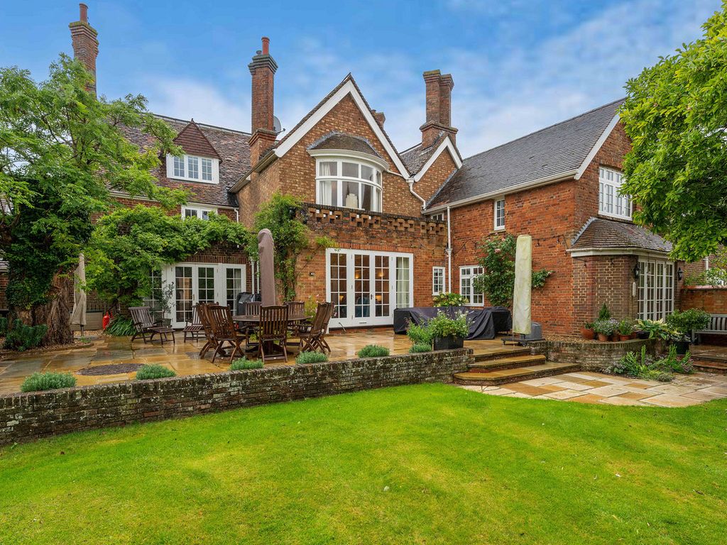 5 bed country house for sale in Horn Street, Winslow, Buckingham