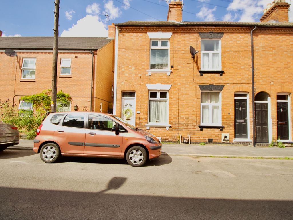 2 bed end terrace house for sale in Victoria Street, Wigston LE18, £