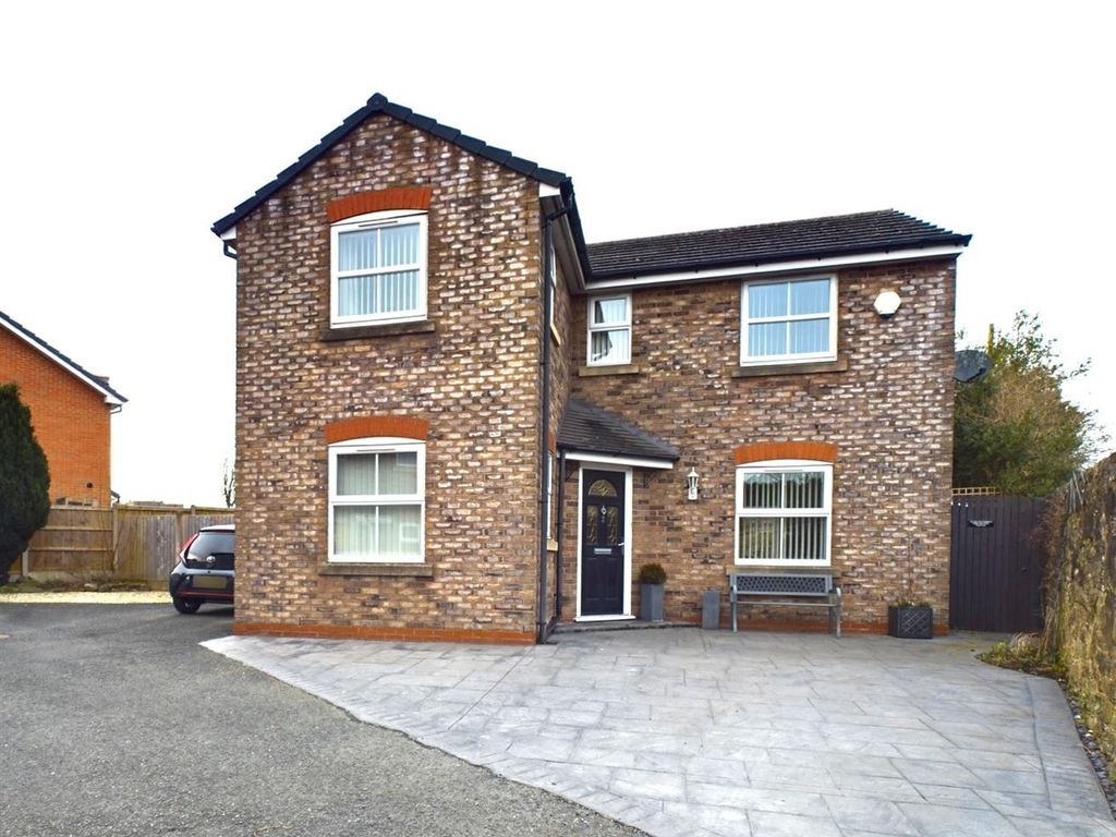 4 bed detached house for sale in Grosvenor Close, Coedpoeth, Wrexham