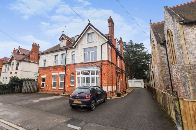 2 bed flat for sale in Florence Road, Bournemouth BH5 Zoopla