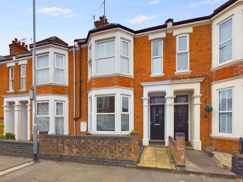 4 bed terraced house for sale in Birchfield Road, Abington, Northampton