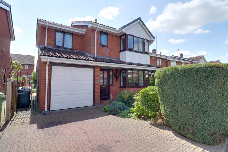 4 bed detached house to rent in Cairns Drive, Beaconside, Stafford ST16