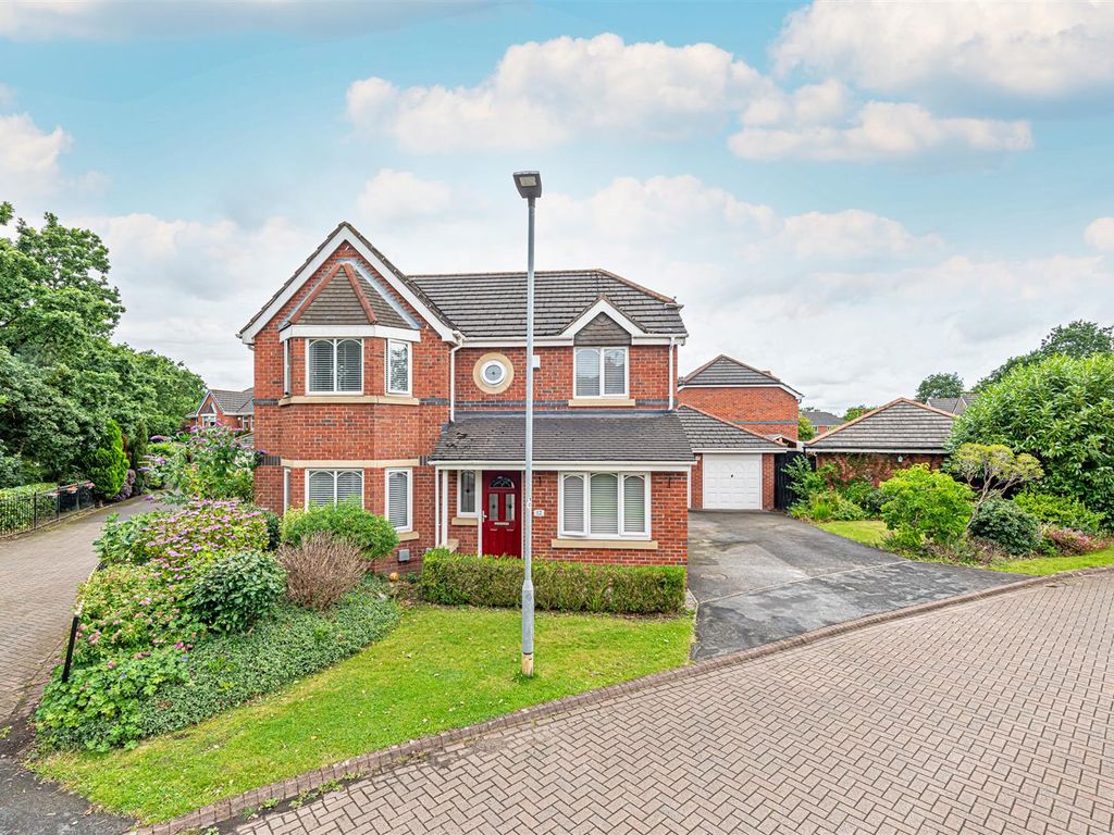 5 bed detached house for sale in Lonsdale Close, Great Sankey