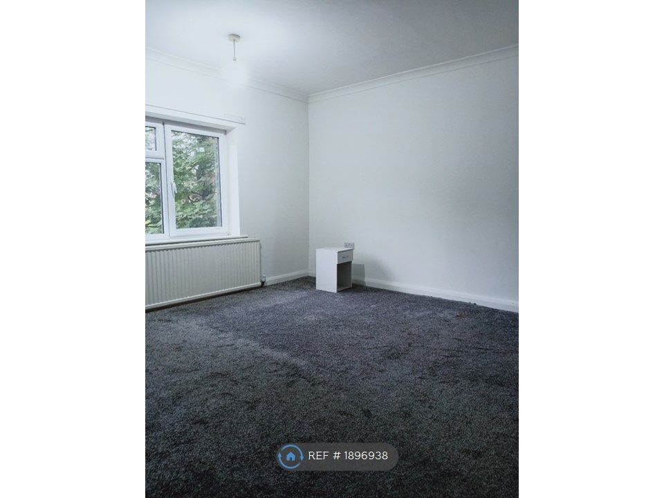 5 bed terraced house to rent in St Agnes Road, Doncaster DN4, £1,150