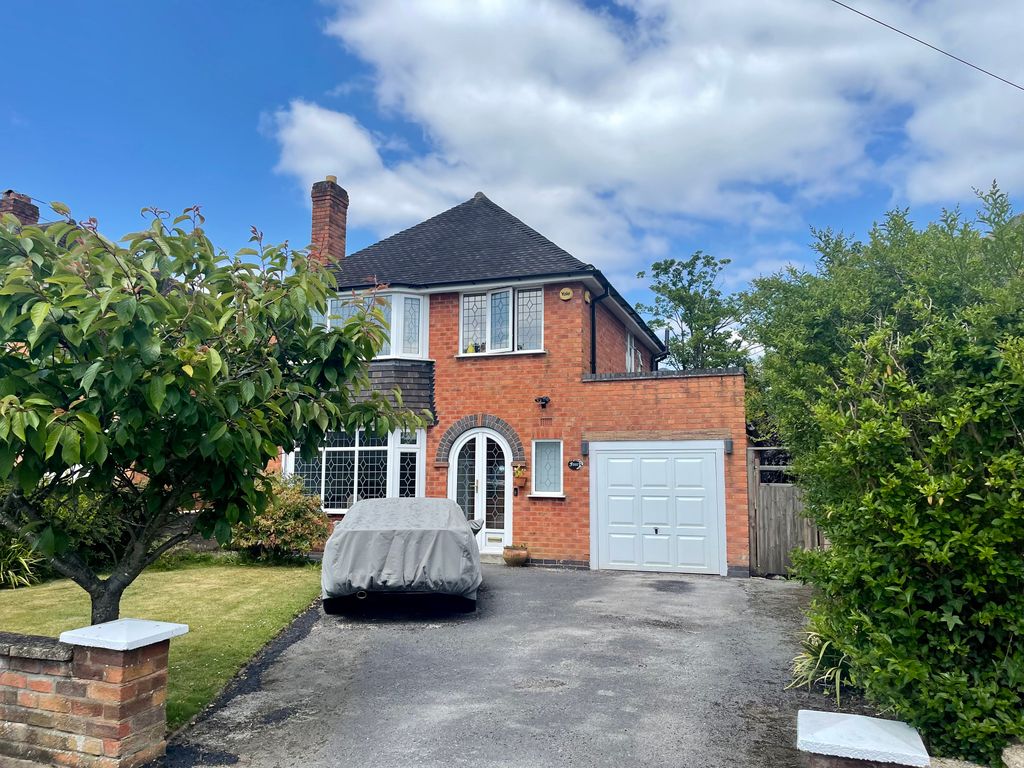 3 bed detached house for sale in Newnham Rise, Shirley, Solihull B90