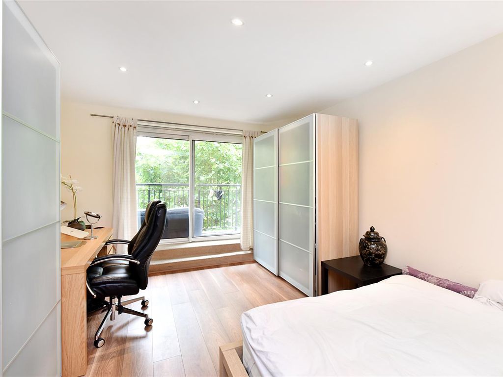 Sail Court, Isle Of Dogs E14  