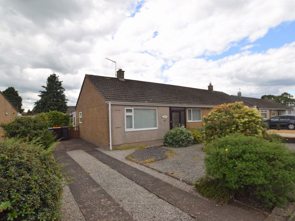 2 bed semidetached bungalow for sale in 52 Herries Avenue, Heathhall