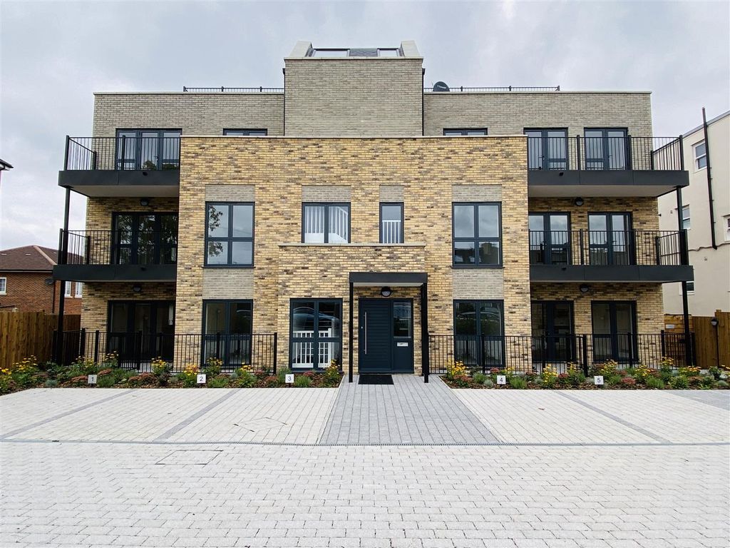 2 bed flat to rent in Enmore Road, London SE25, £1,700 pcm Zoopla