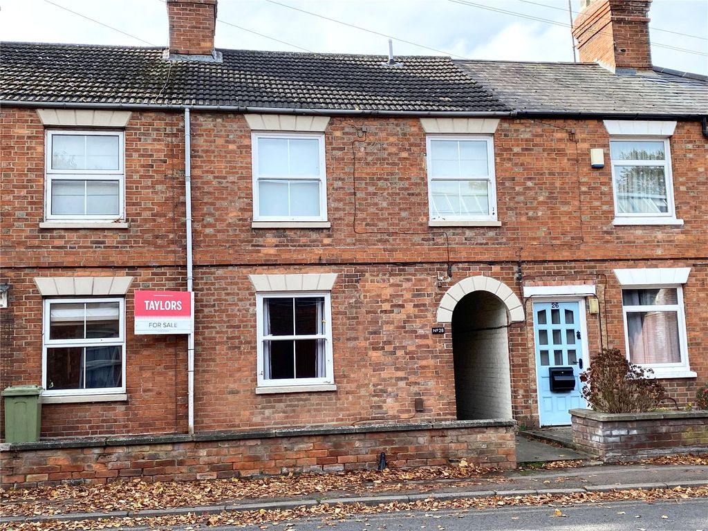 2 bed terraced house for sale in Silver Street, Stony Stratford, Milton