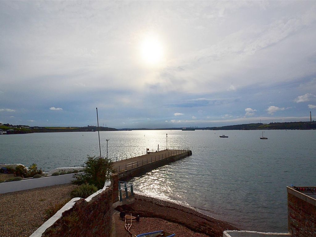 3 bed end terrace house for sale in Hakin Point, Hakin, Milford Haven