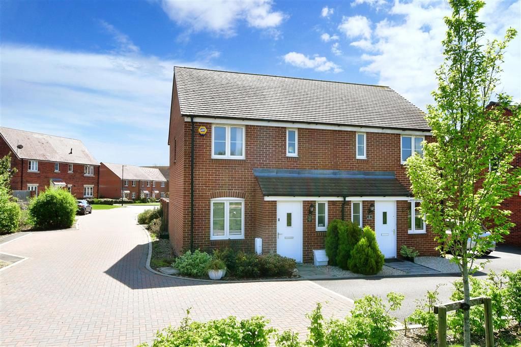 3 bed semidetached house for sale in Broom Hills, Tangmere, Chichester