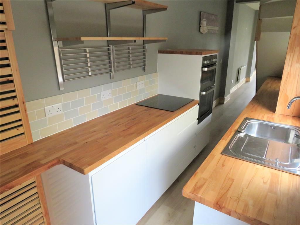 2 bed terraced house to rent in Rough Hay Road, Darlaston, Wednesbury