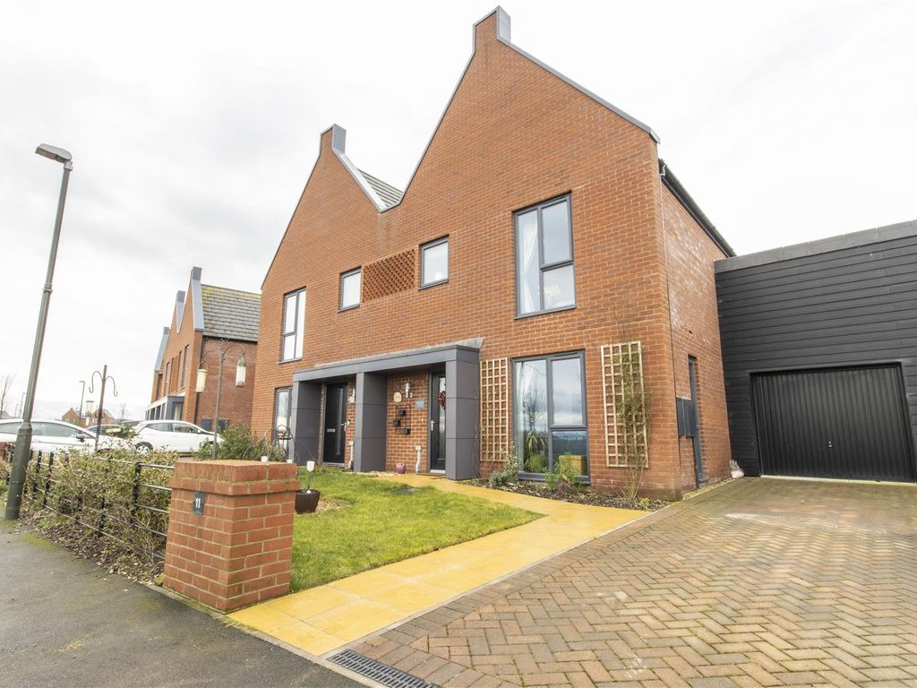3 bed semidetached house for sale in Hornbeam Drive, Wingerworth