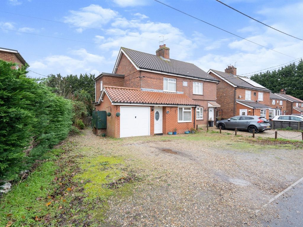 3 bed semidetached house for sale in Hill Rise, Scarning, Dereham NR19