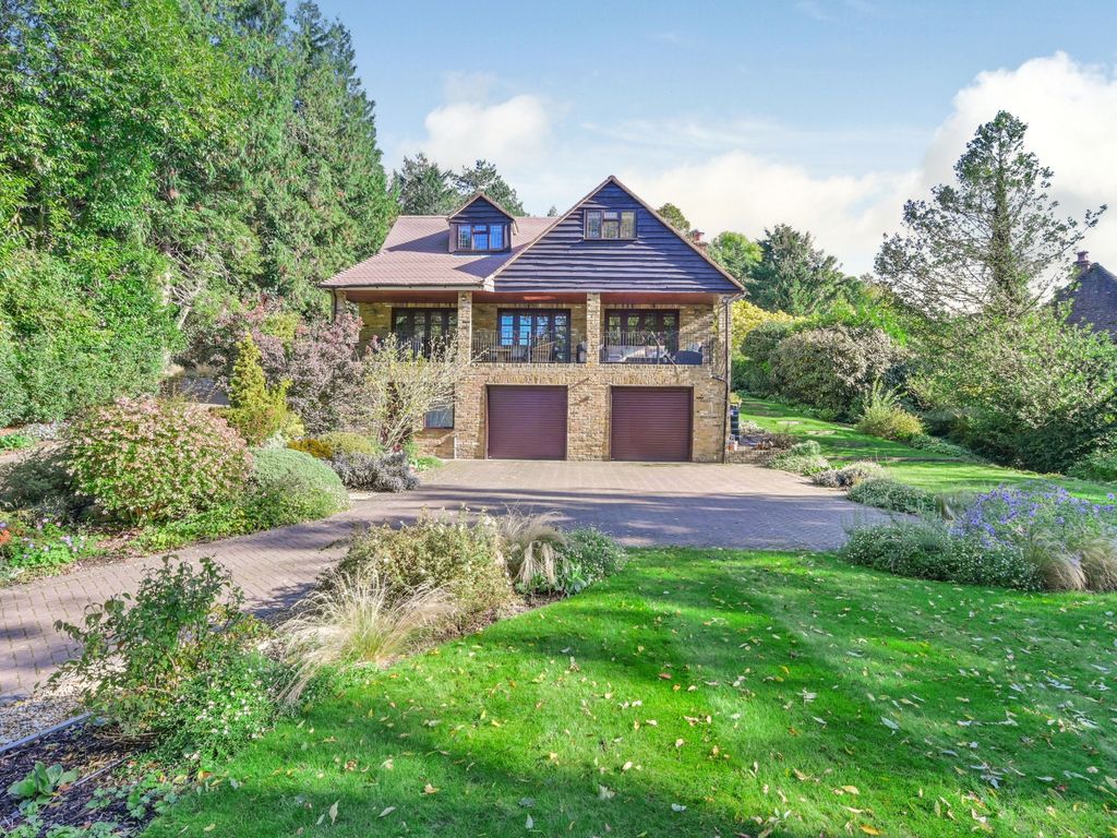 6 bed detached house for sale in Trout Rise, Loudwater, Rickmansworth